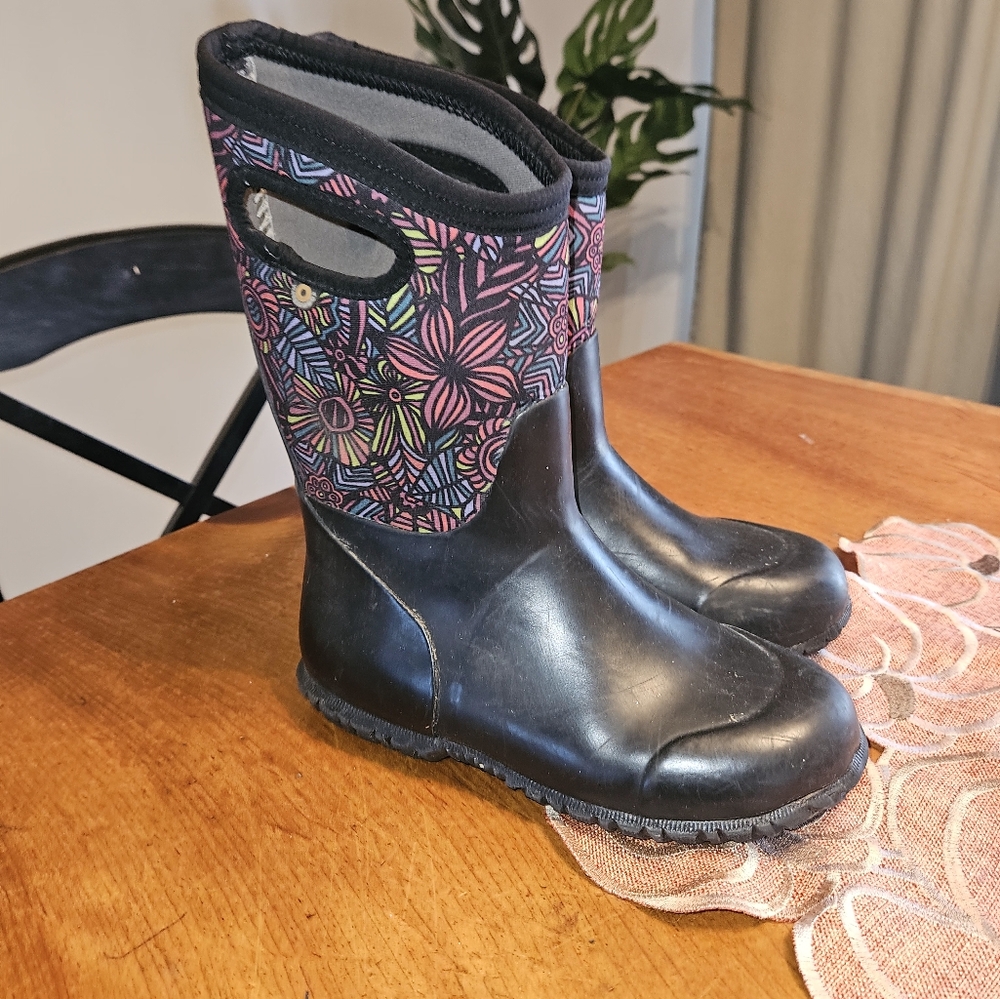 Bogs girls boots